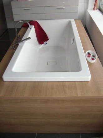 Стальная ванна Kaldewei Avantgarde Conoduo 180x80x44.5 см 733 с покрытием Easy-Clean